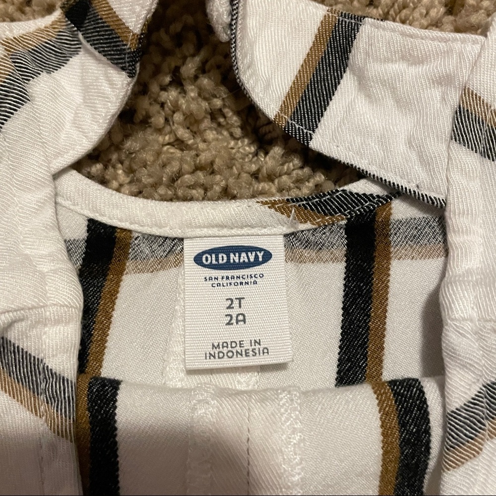Old Navy Flowy Toddler Top - Picture 4 of 5